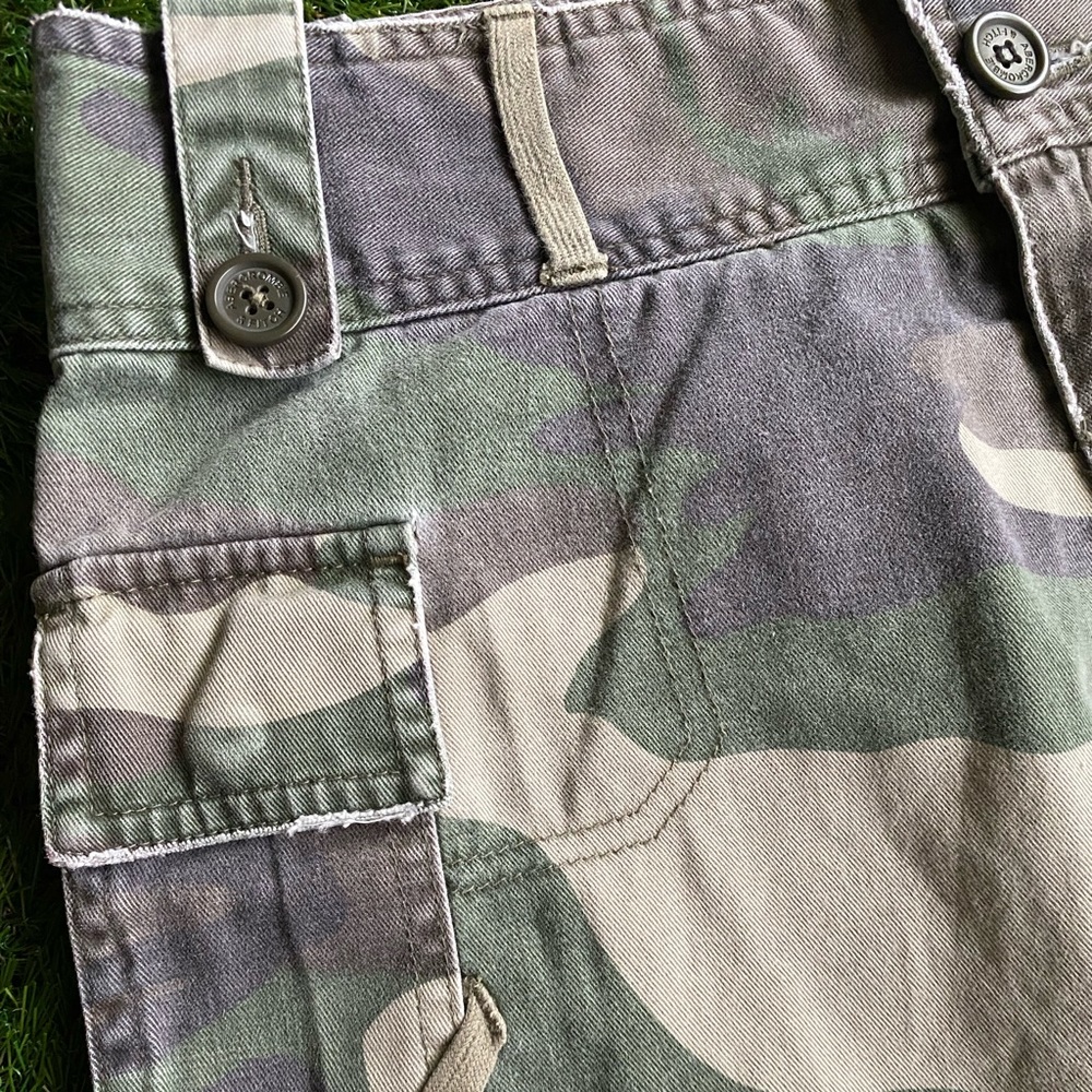 Abercrombie camo skirt - Picture 2 of 12